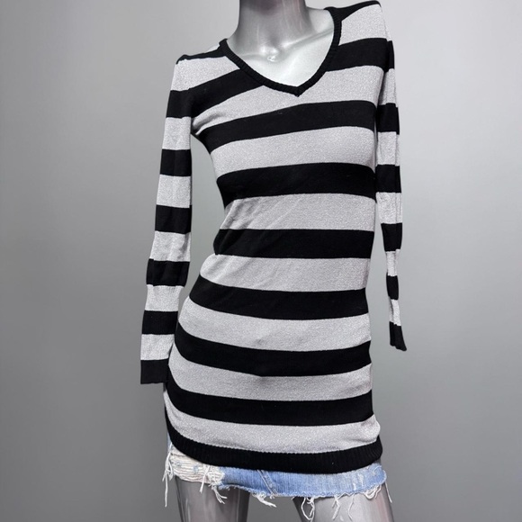 Seductions Sweaters - Seductions Y2K UltraFitted V-Neck Longline Striped Sweater